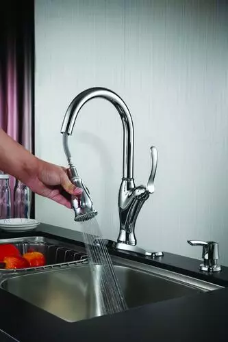 Tuscany® Jensen™ One-Handle Pull-Down Polished Chrome Kitchen Faucet - Modern & Durable 4 Tuscany® Jensen™ One-Handle Pull-Down Polished Chrome Kitchen Faucet - Modern & Durable - Image 4