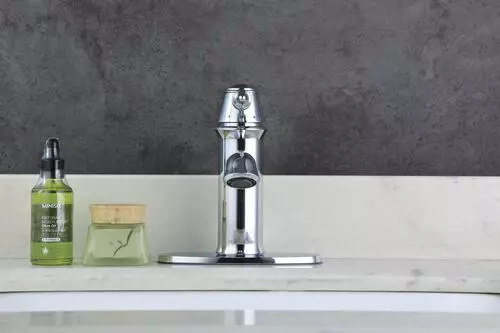 Tuscany® Winterset One-Handle 4" Centerset Polished Chrome Bathroom Faucet - Elegant & Durable Design 15 Tuscany® Winterset One-Handle 4" Centerset Polished Chrome Bathroom Faucet - Elegant & Durable Design - Image 15