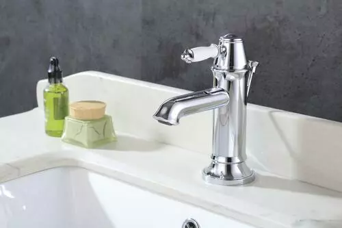 Tuscany® Winterset One-Handle 4" Centerset Polished Chrome Bathroom Faucet - Elegant & Durable Design 14 Tuscany® Winterset One-Handle 4" Centerset Polished Chrome Bathroom Faucet - Elegant & Durable Design - Image 14